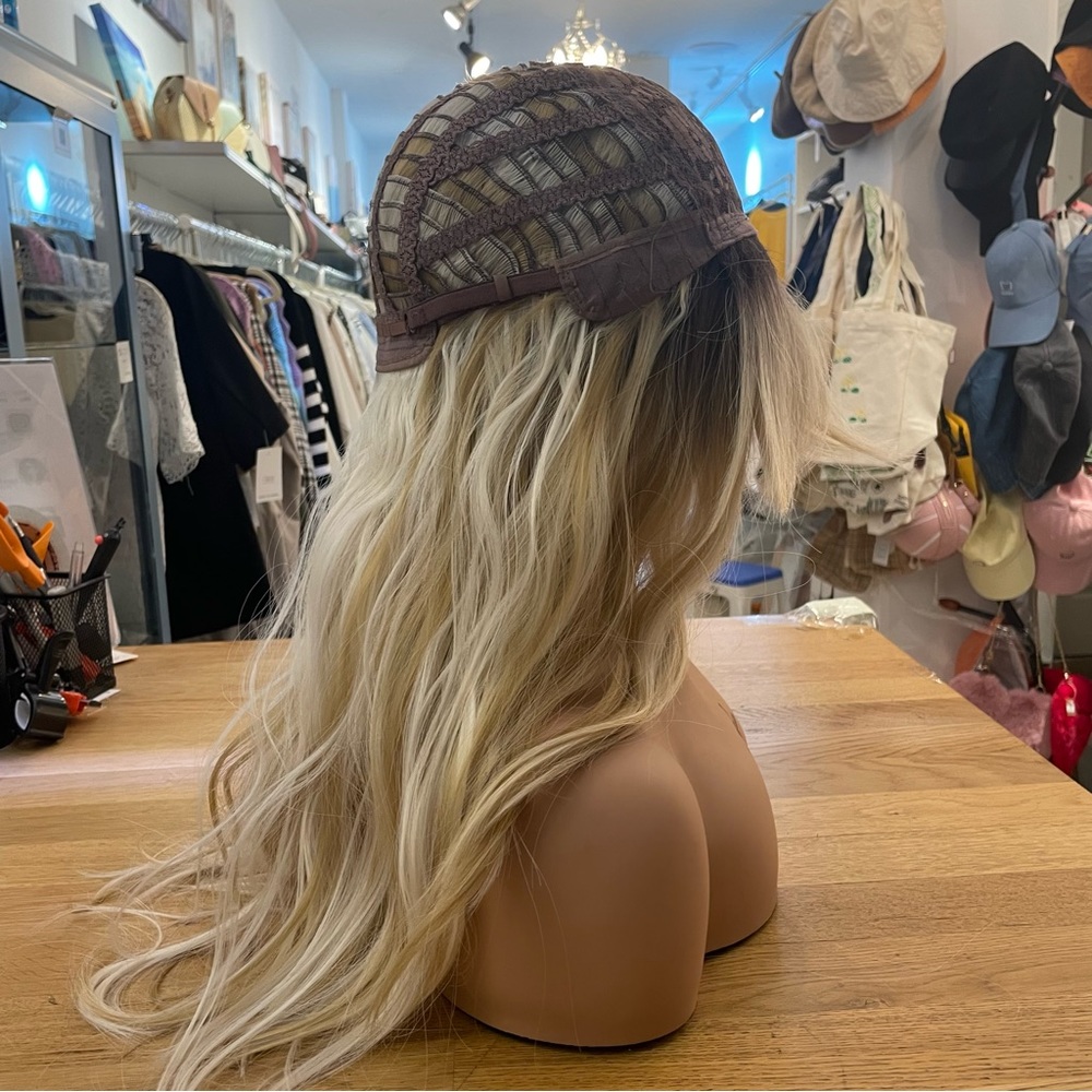 Human hair blend ombré blonde layered wave wig - Picture 8 of 11